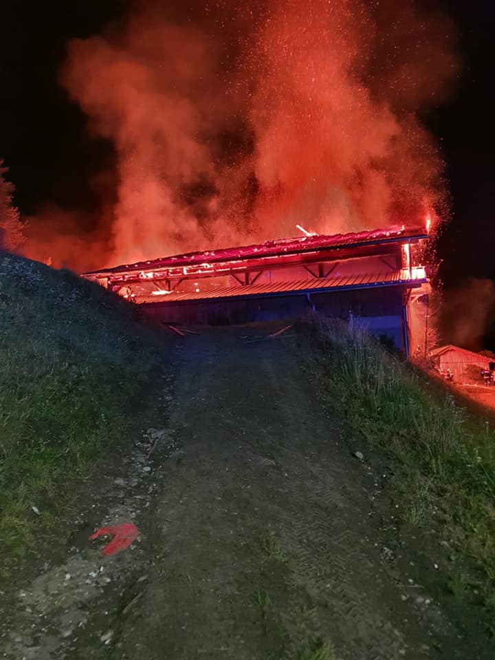 Wirtschaftsgebäudebrand6.jpg