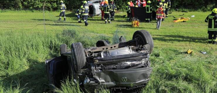 Verkehrsunfall mit eingeklemmter Person