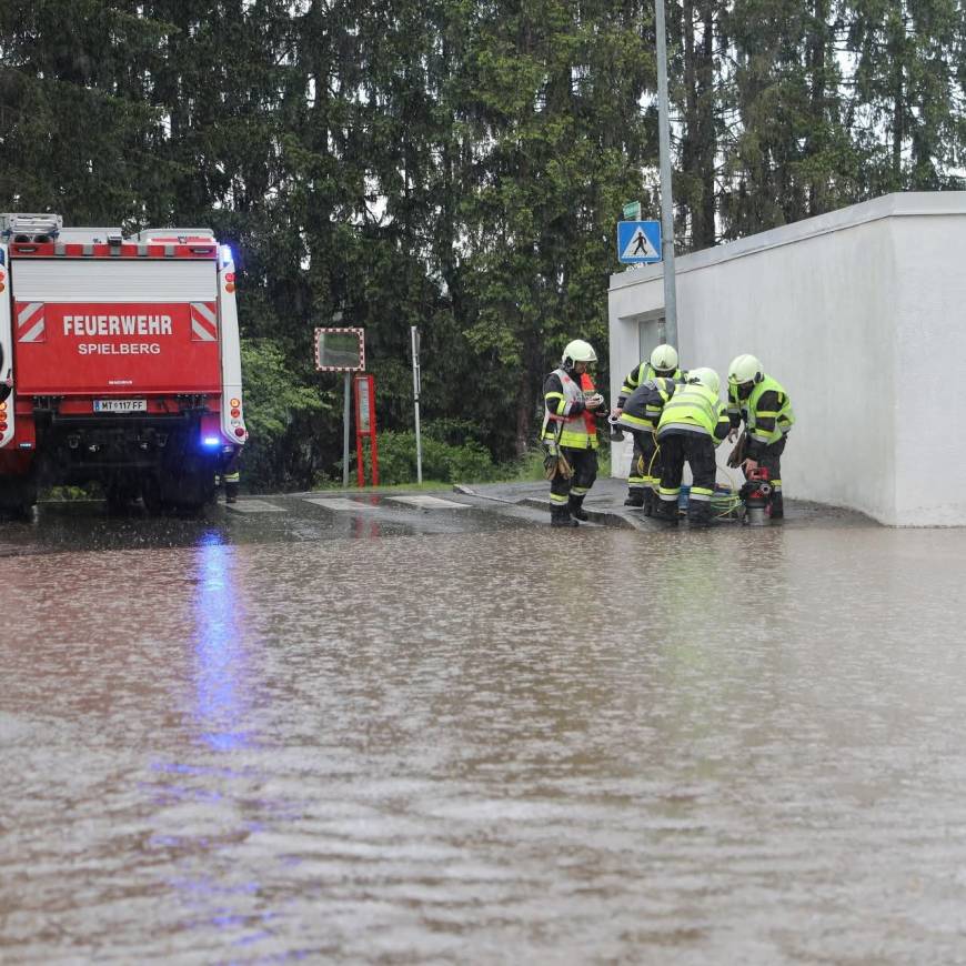 Unwettereinsätze & Verkehrsunfall